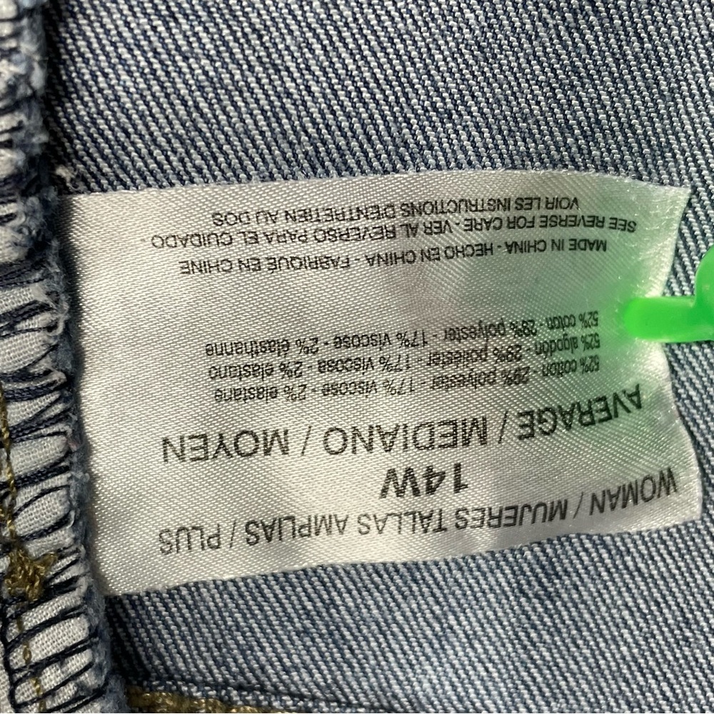 Vintage Code Bleu America "Bestie" Jeans. Gracie. Size 14W. Distressed. Studs - Picture 8 of 15